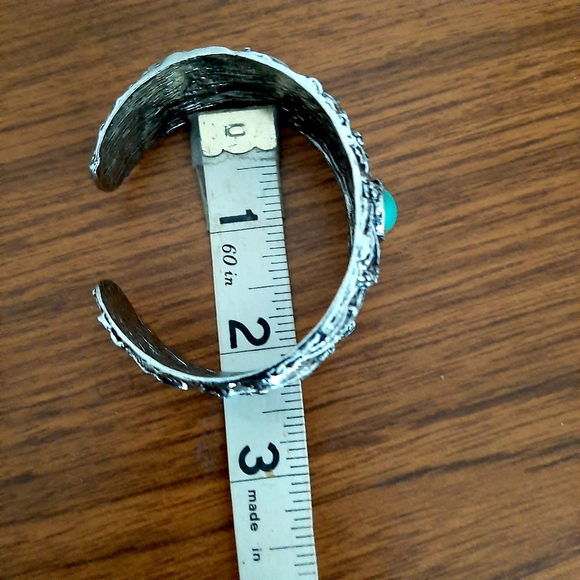 NEW Intricate Silver Bracelet with Turquoise Accent - Picture 4 of 6